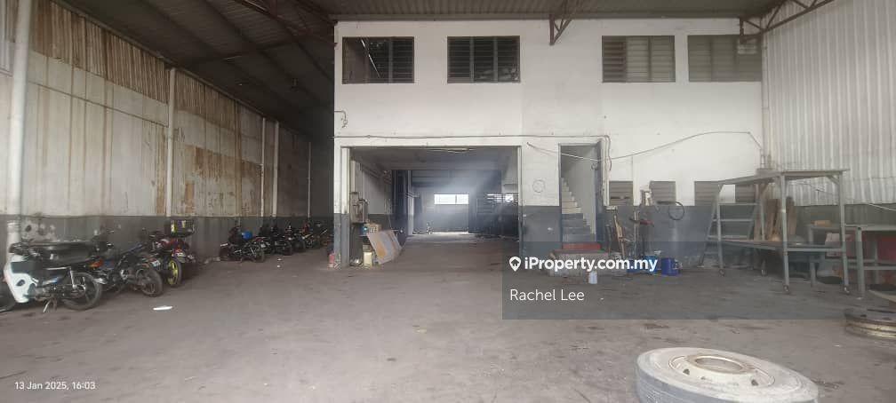 1.5 Storey Semi D Factory at Bandar Baru Sungai Buloh For Sale