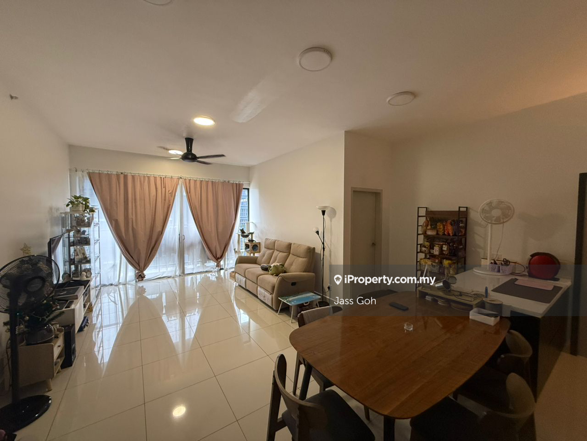 Setia Residences corner high floor nicely renovated
