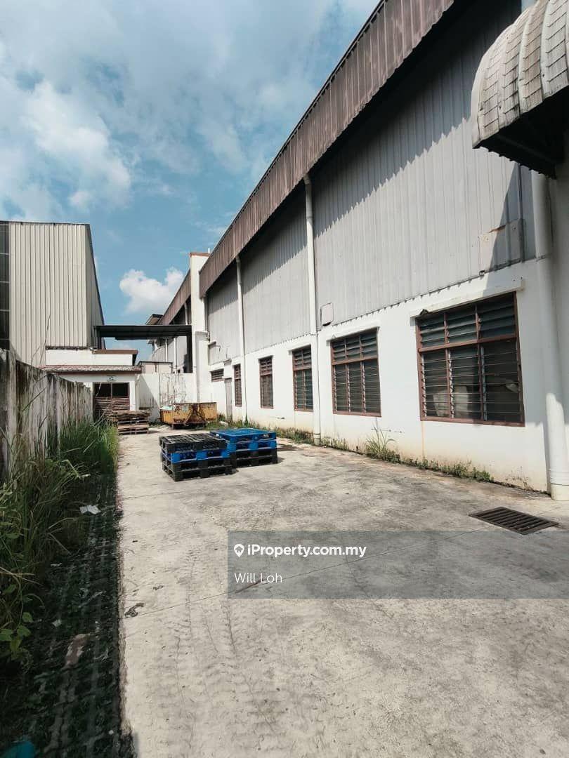 Kempas Utama 1.5 Storey Cluster Factory For Sale