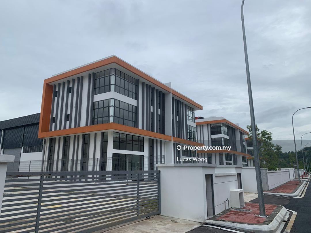 2.5 Storey Semi-D Factory For Sale In Balakong, Cheras, Bukit Angakt