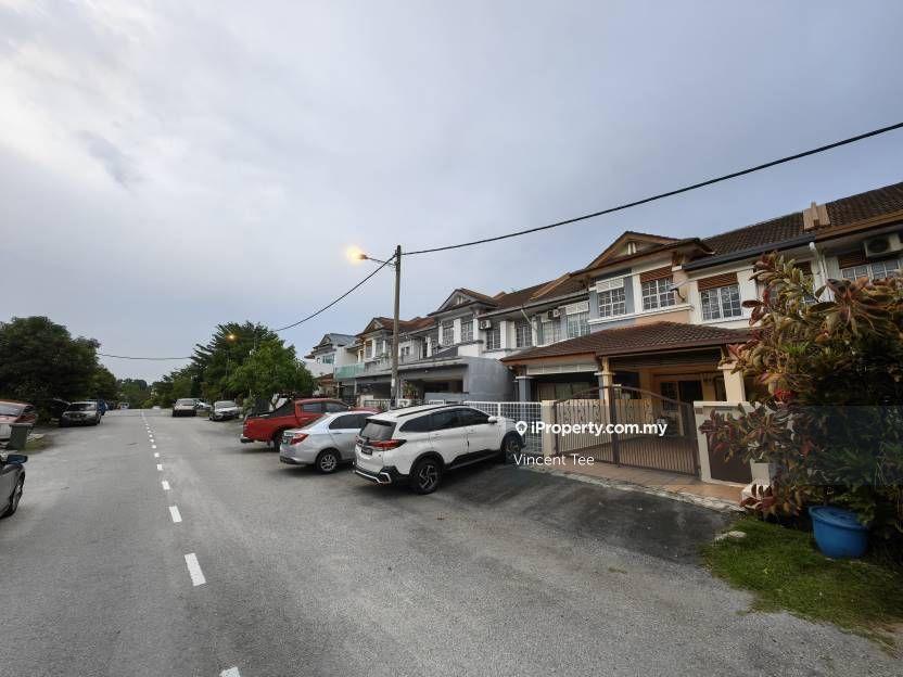 2 Sty Terrace Freehold Renovated Bandar Bukit Puchong