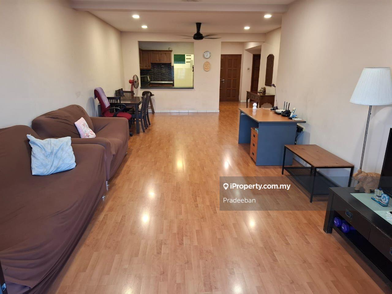 Rare ready to move in condo with 2 balconies