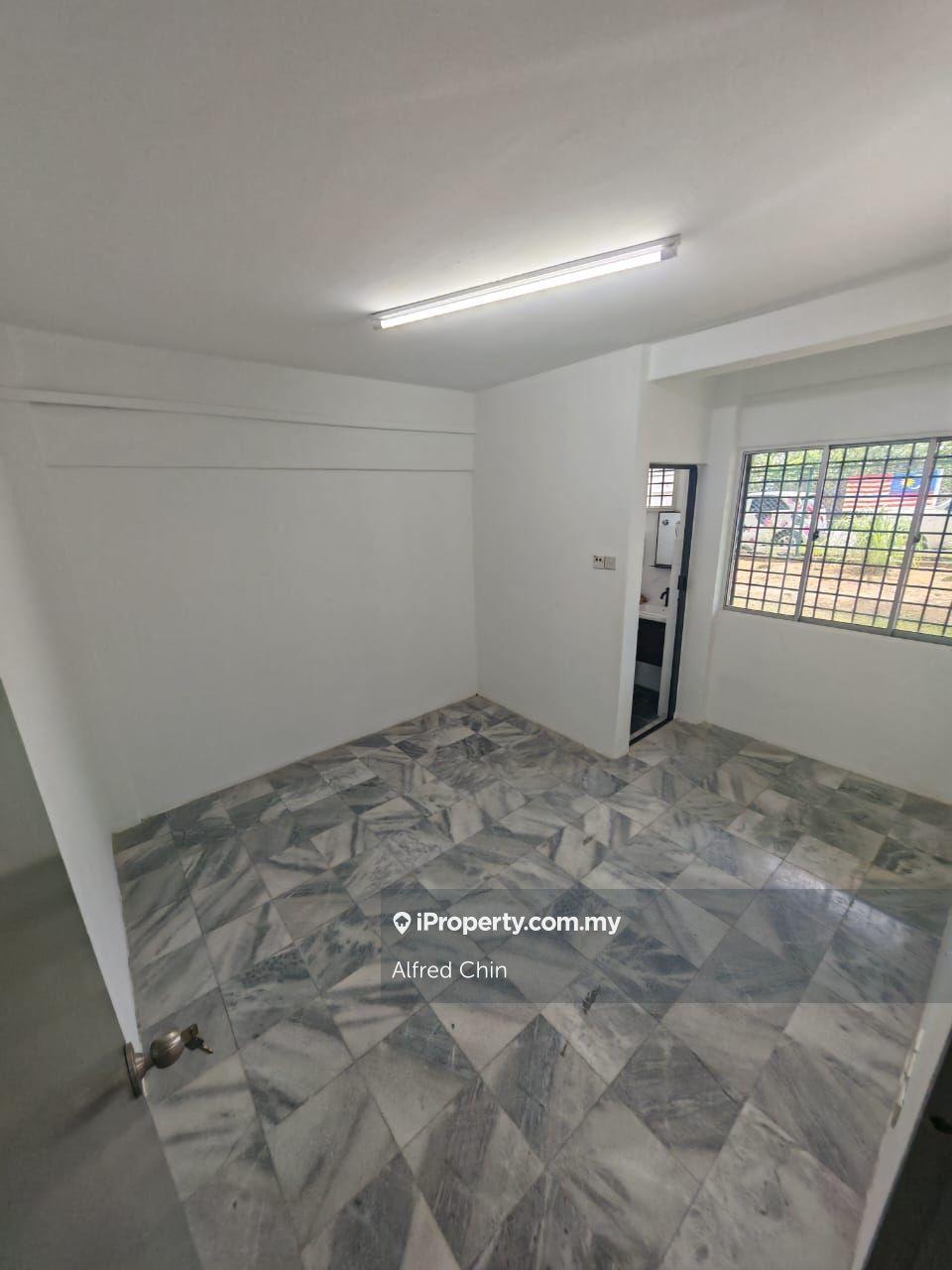 Ampang Bukit Permai ground floor 3r2b for sales