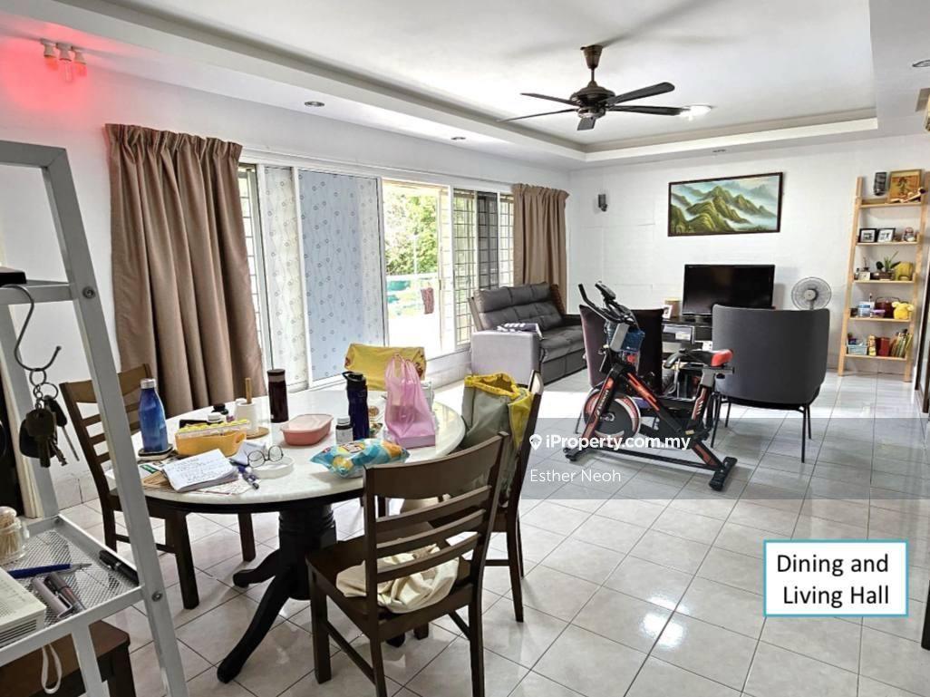 Greenlane Park Condo, Greenlane. Fully Renovated.