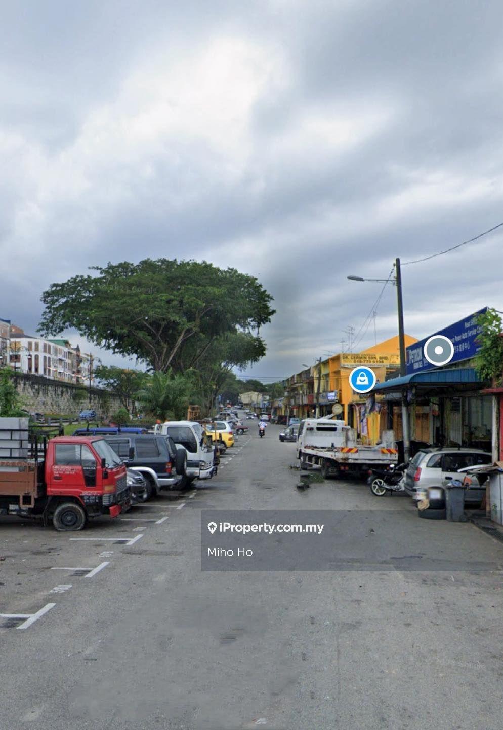Kulai Bandar Putra Shoplot 1 Storey Endlot With Small Land Value Match