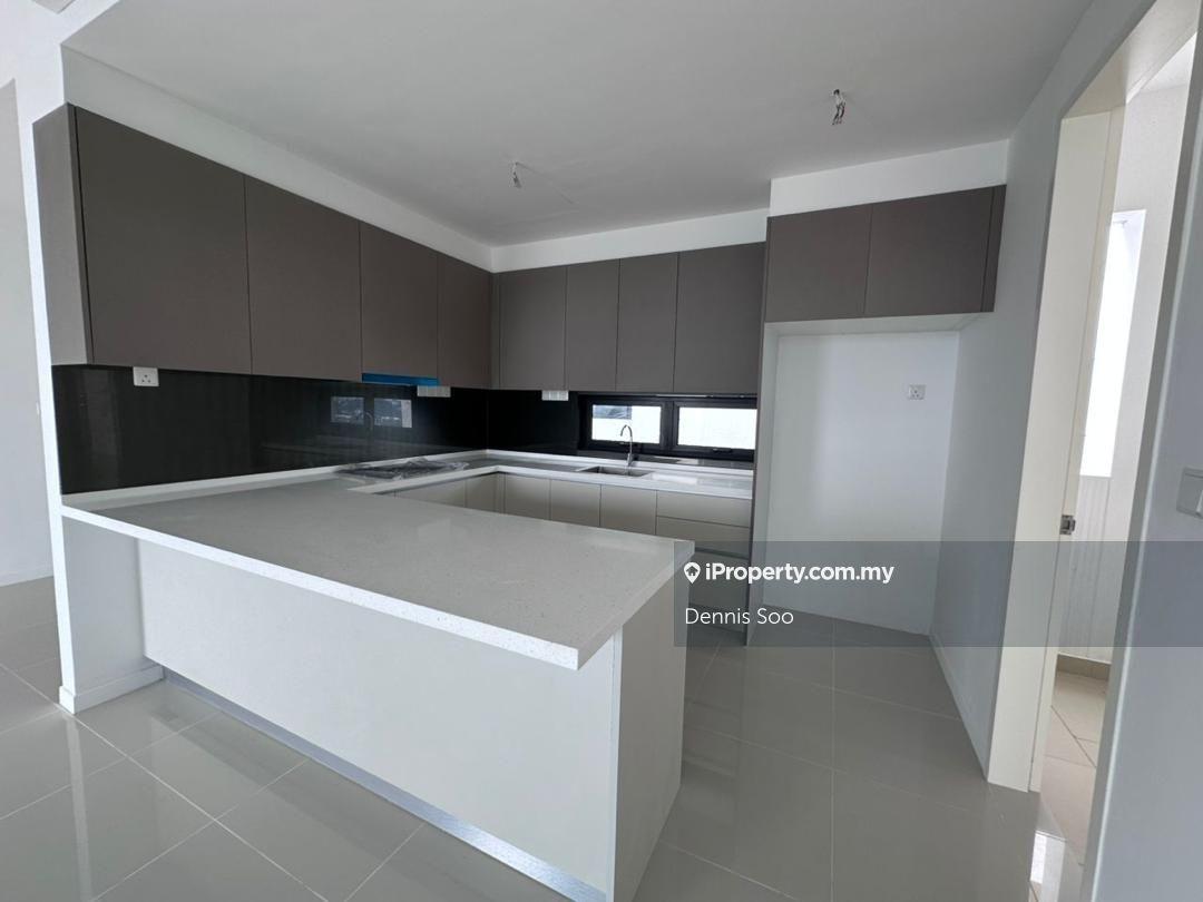 High floor unit with unobstructed nice view 