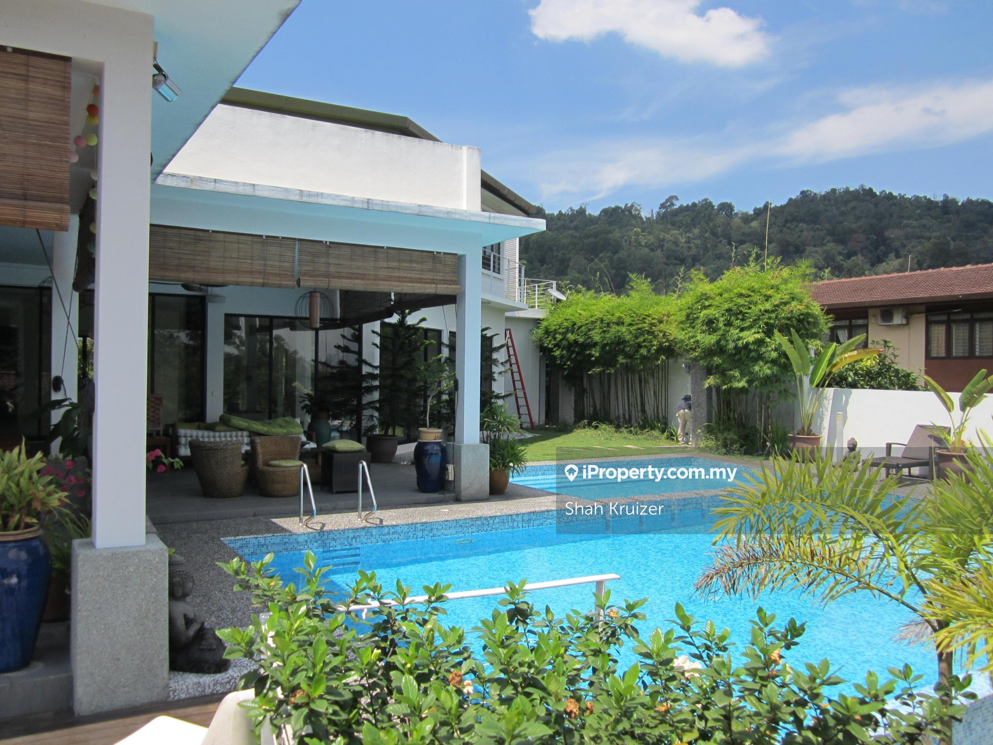 Luxury Bungalow rm13,000 with Pool in Taman Hillview Ulu Kelang Ampang