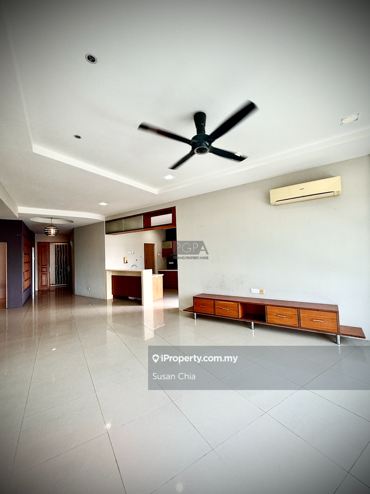 The View Condominium (Twin Towers) in Batu Uban.