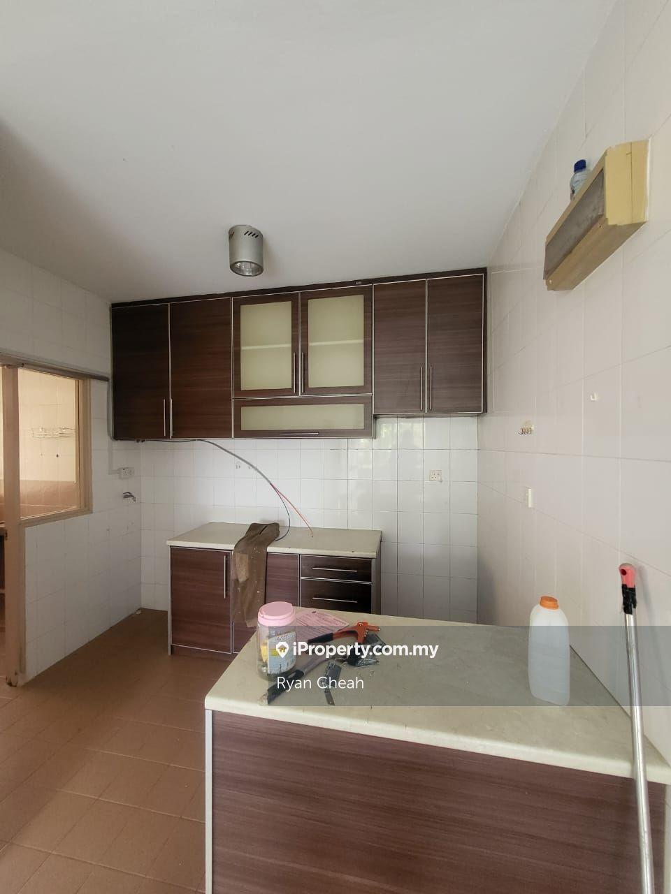 Ground Floor Apartment for Sale @ Bandar Sri Damansara