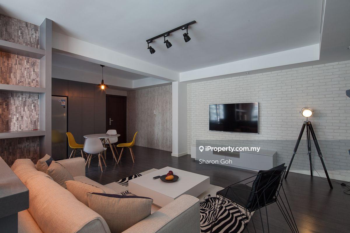 Freehold Condo / Beside MRT / Walk to Shop & Mall