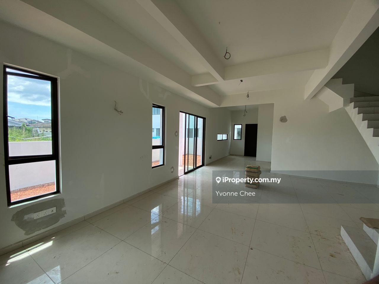 New Semi-D house Alma