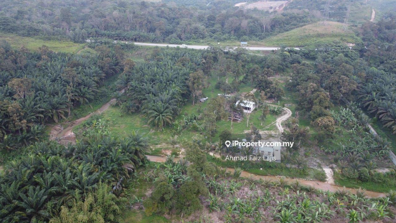 Agriculture land at Kuala Kubu with river