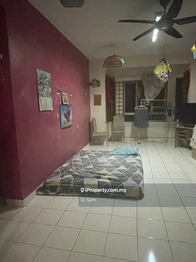 Klang Bandar Bukit Tinggi Tropika Apartment near AEON Mall