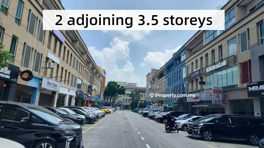 2 Adjoining 3.5 Storeys Shoplot @The Strand , Kota Damansara