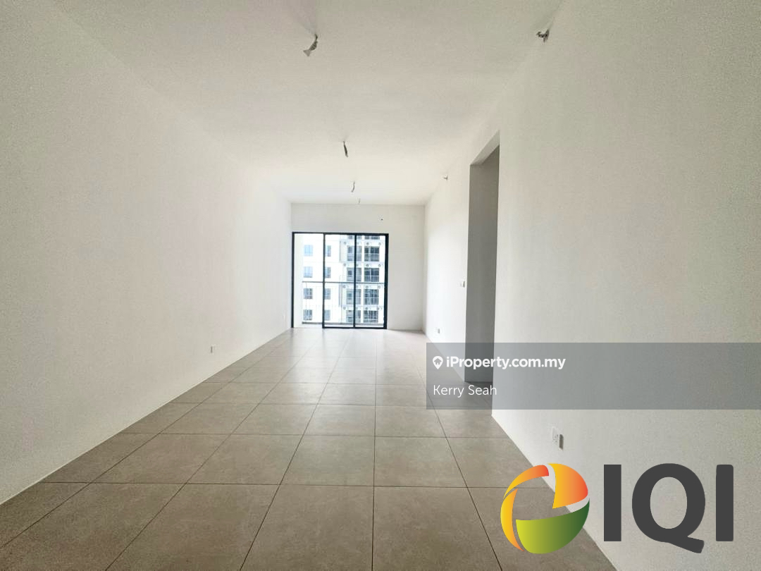 New Condominium Aston acacia facing pool view Bm town area
