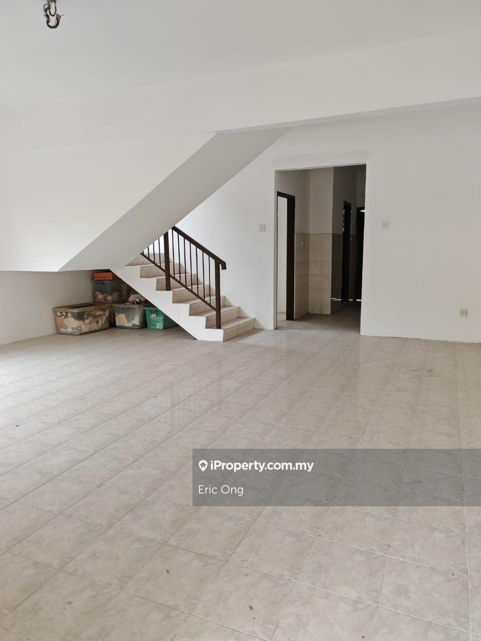 Double Storey Terrace Corner unit