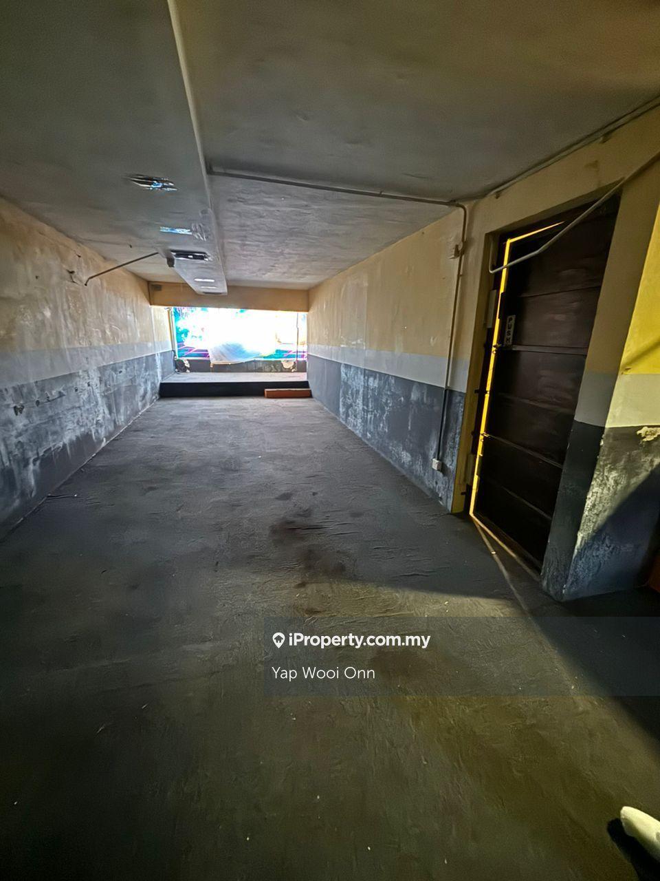 Mezzanine Floor , Komplek Bandar Park For Rent