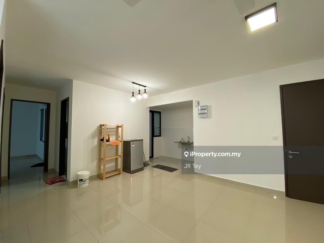 Low floor 2 Carpark Partly furnish Ken Rimba condo Sek 16 Shah Alam