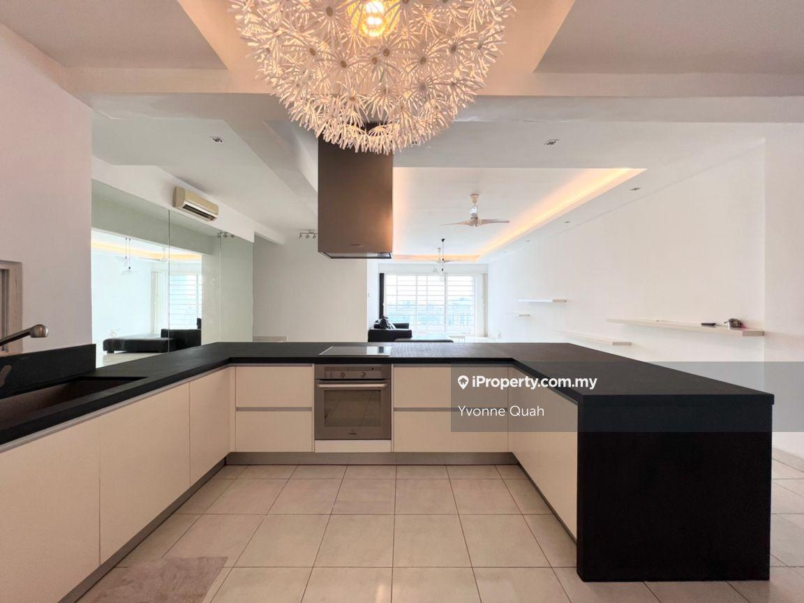 PJ Kelana Sterling Condo 1902 sqft Renovated Unit Near Paradigm & LRT