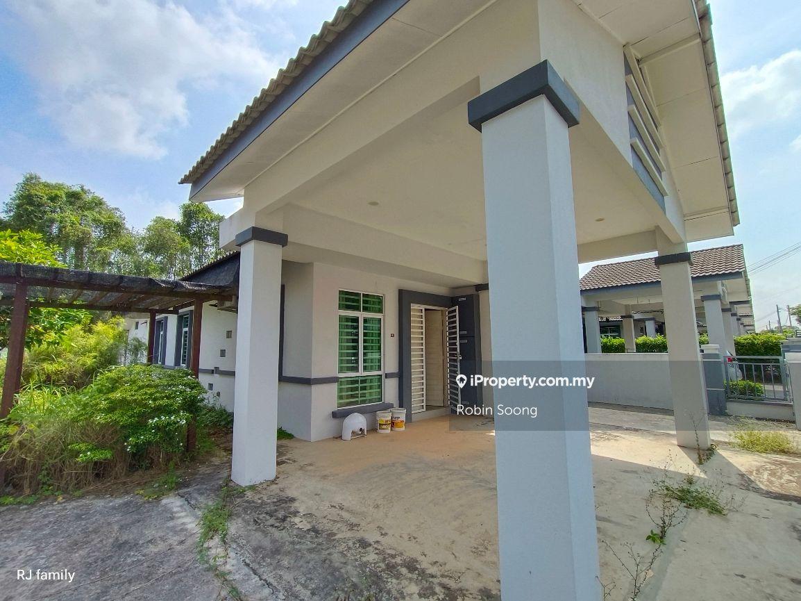 1 Storey Semi D in Bukit Katil/Bukit Baru/Ayer Keroh