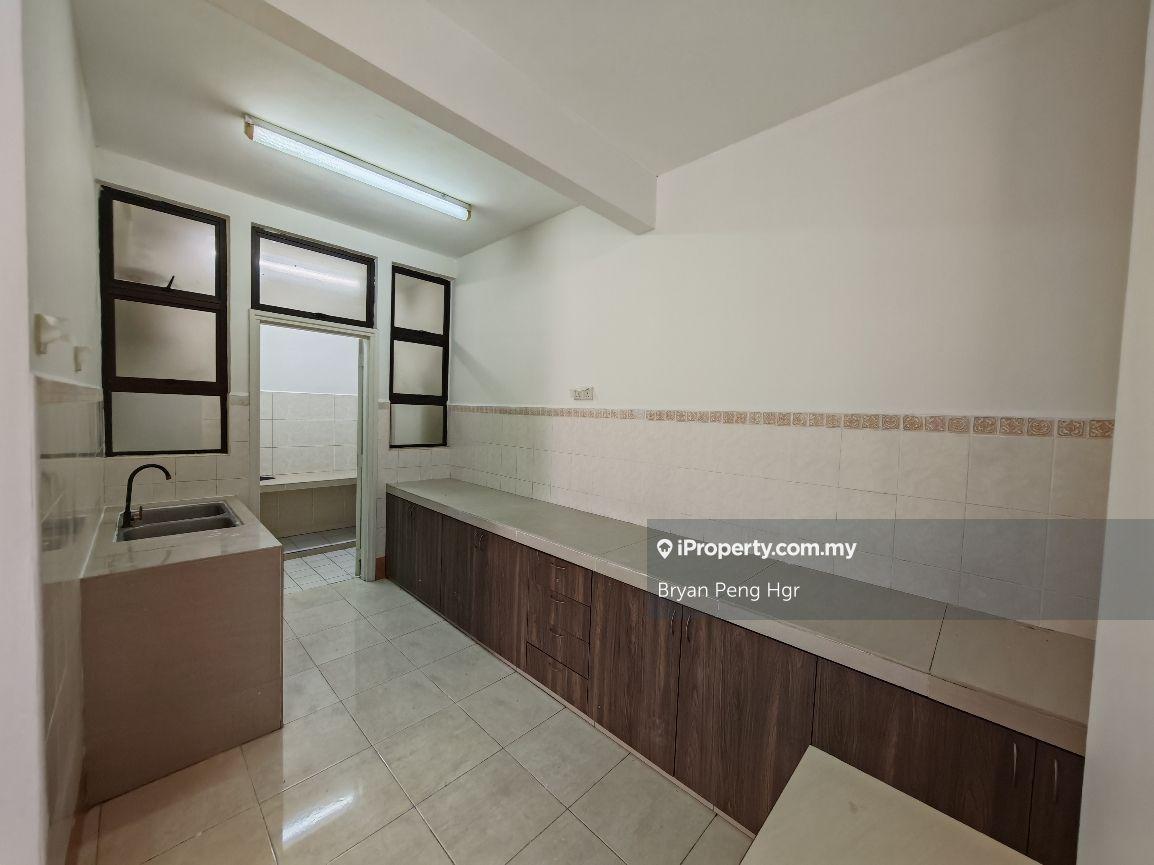 Pelangi utama 1000sf Partly Furnished