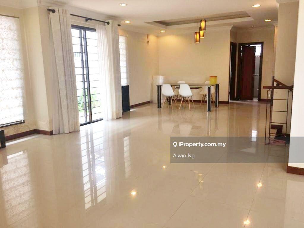 2.5 Storey Semi-D House with Freehold & Partial Furnished