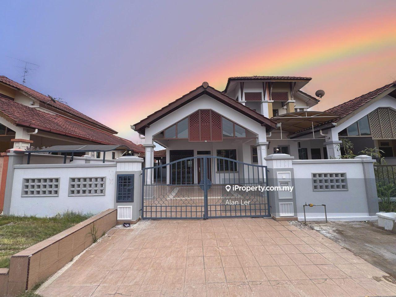 Impian Emas 1.5 Storey Terrace House For Sale