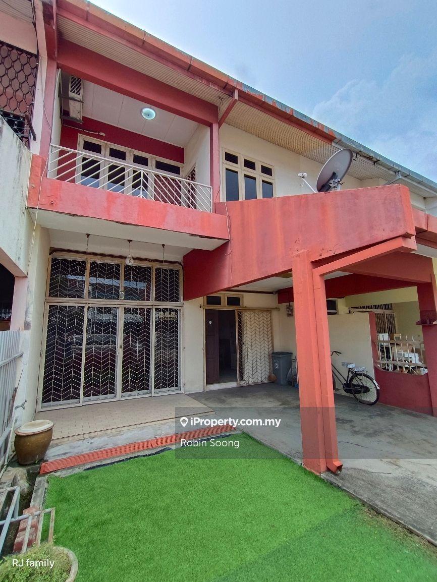 Freehold 2 Storey Terrace in Kg Lapan