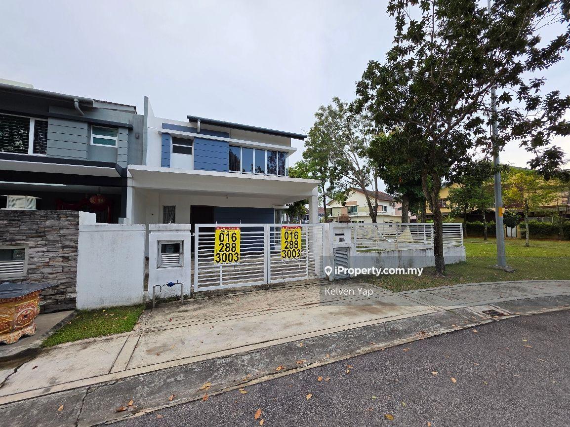 Ambang botanic 2 klang , 2 storey superlink corner next to garden