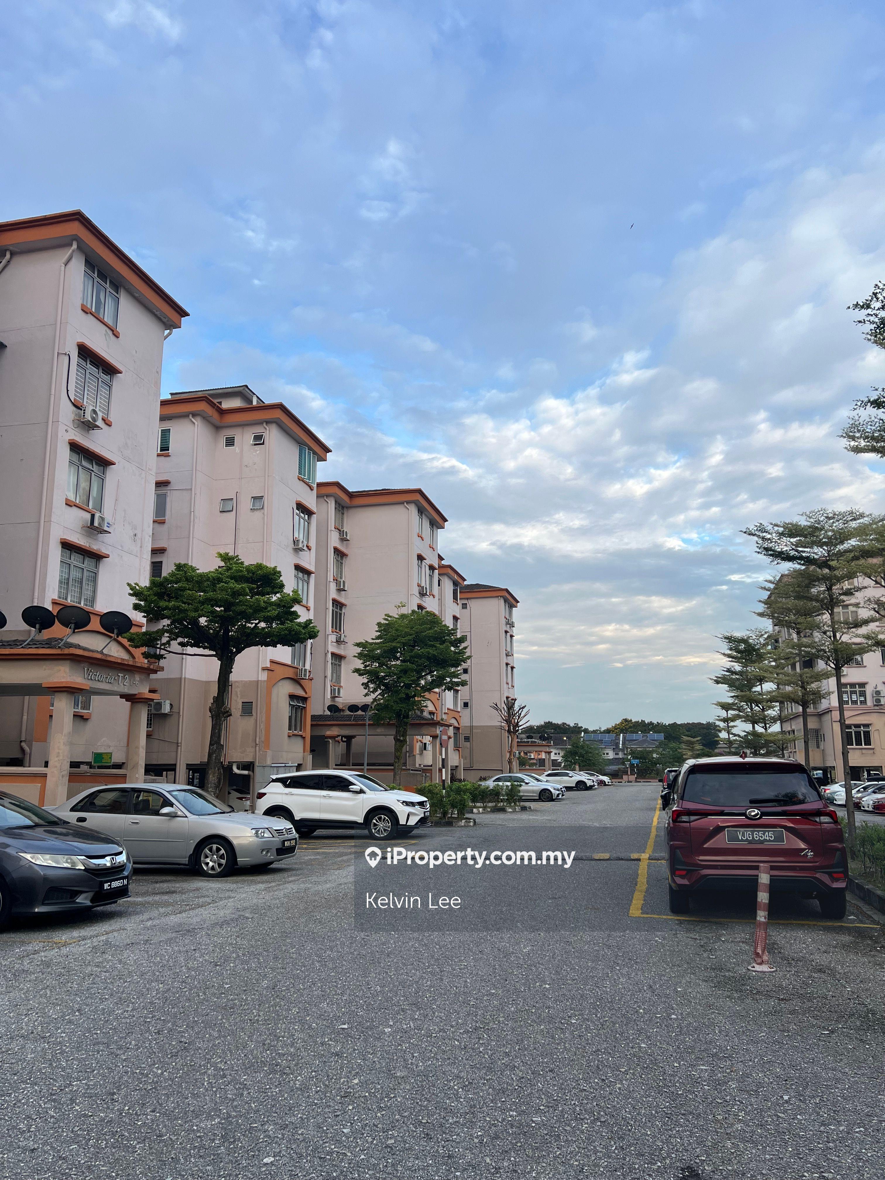 Nice unit at goodyear court 8