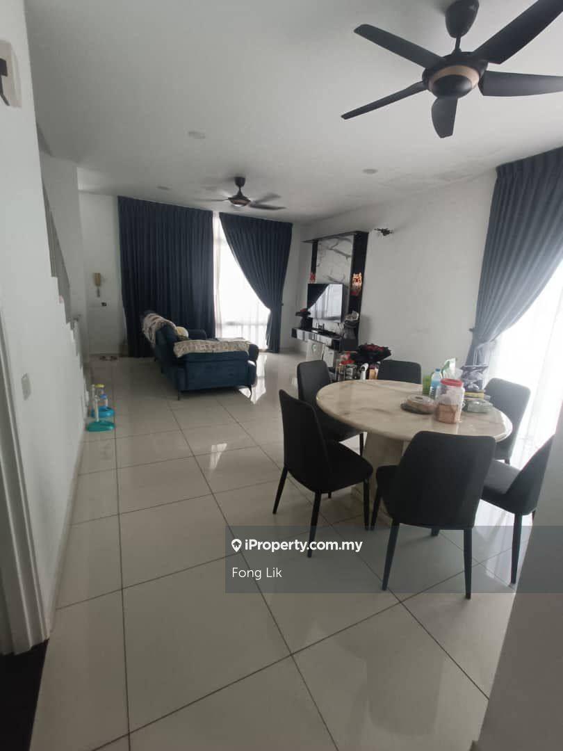 Double Storey Terrace House Renovated unit
