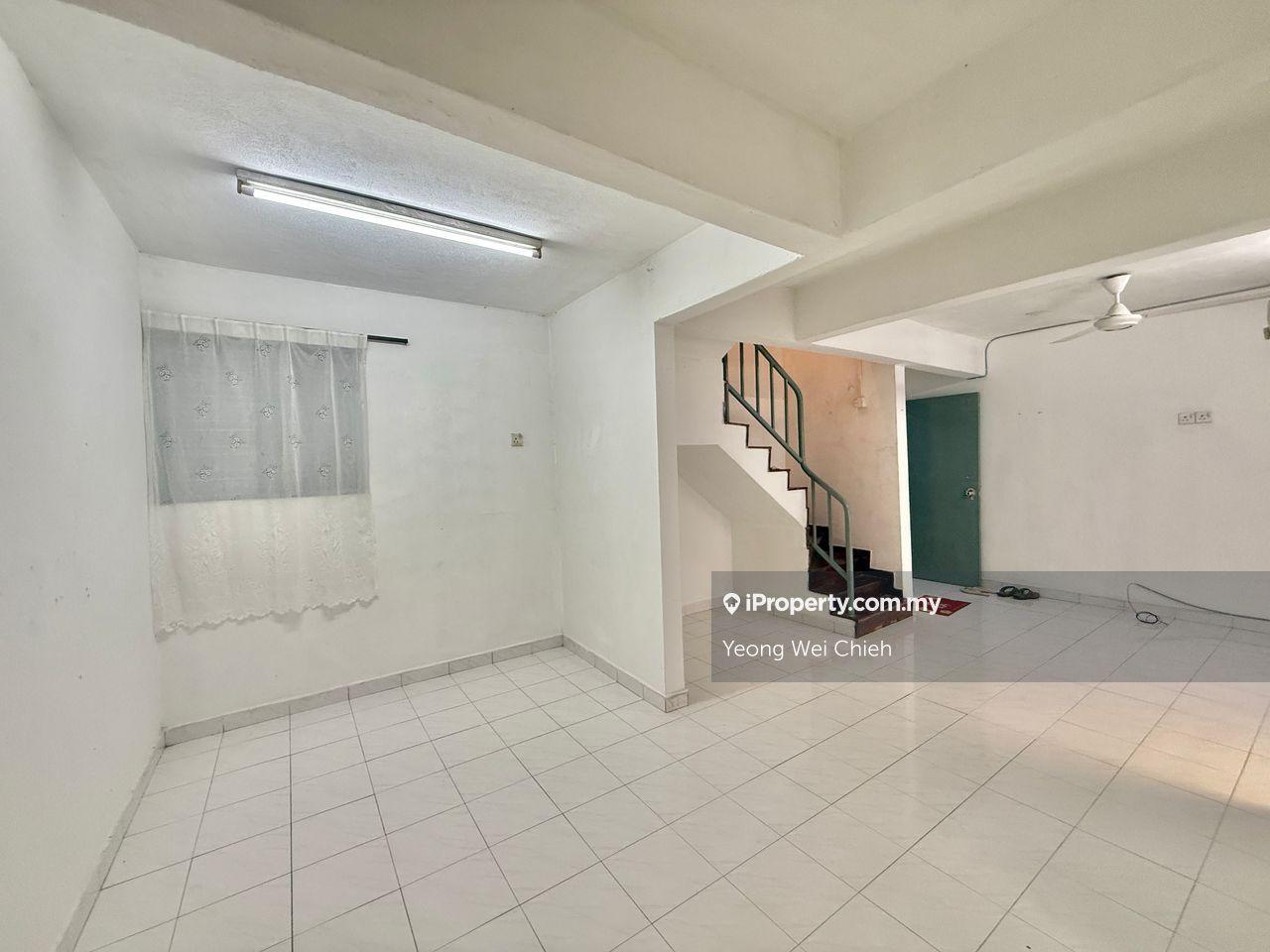 Below Bank Value Kota Laksamana Utama Duplex Flat 1st Floor