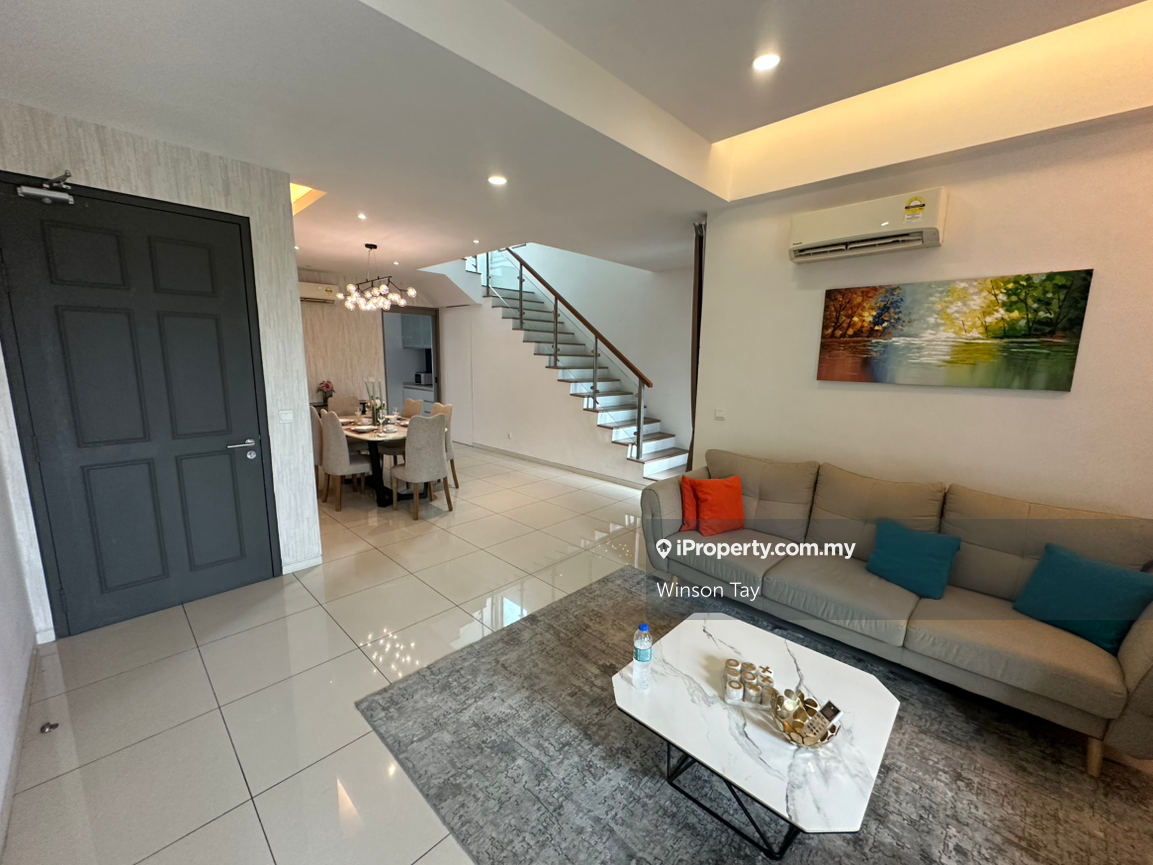 Triplex with roof garden, Dual key, 11 carparks