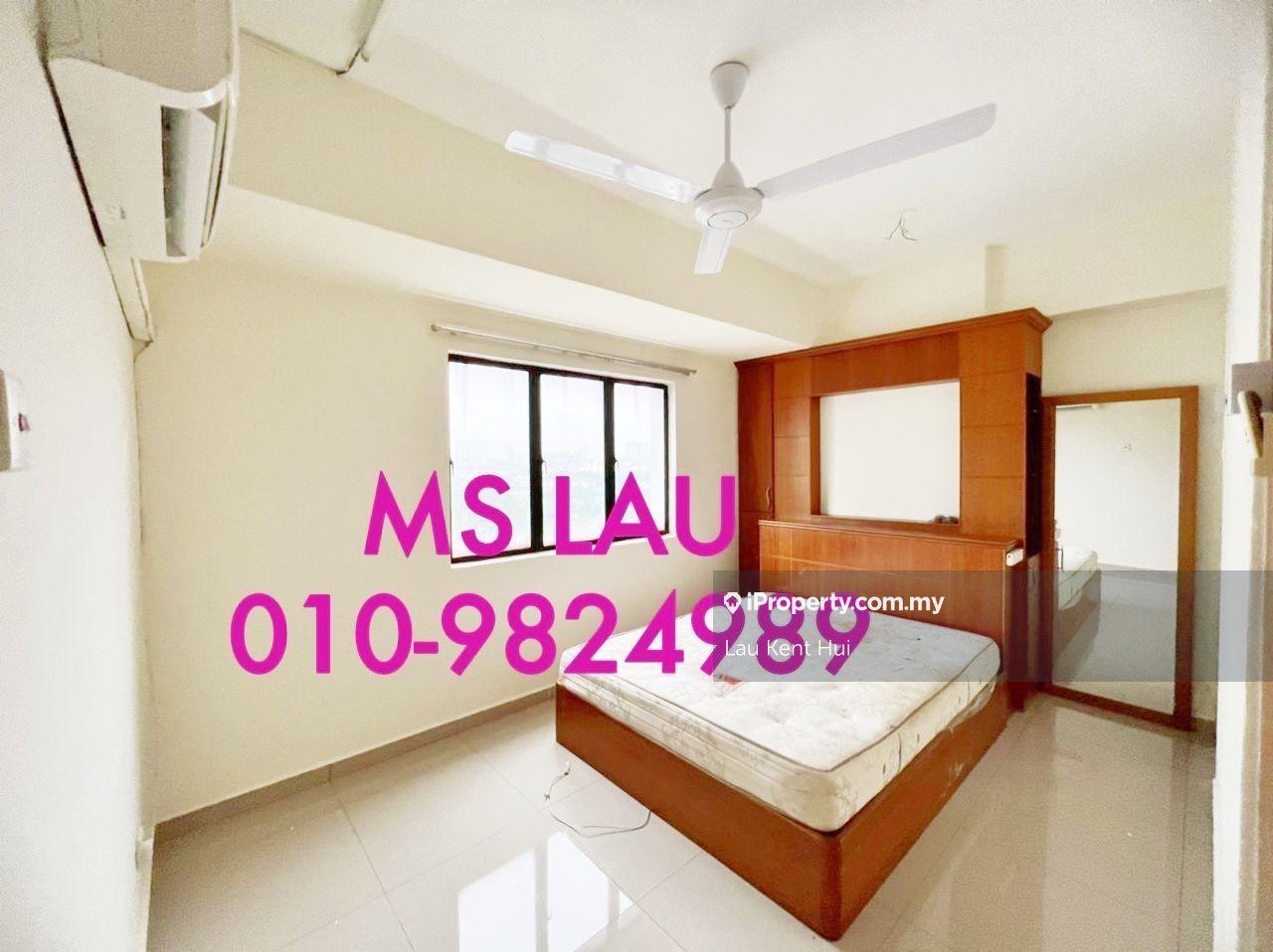 Walking distance to Sri Petaling Lrt station