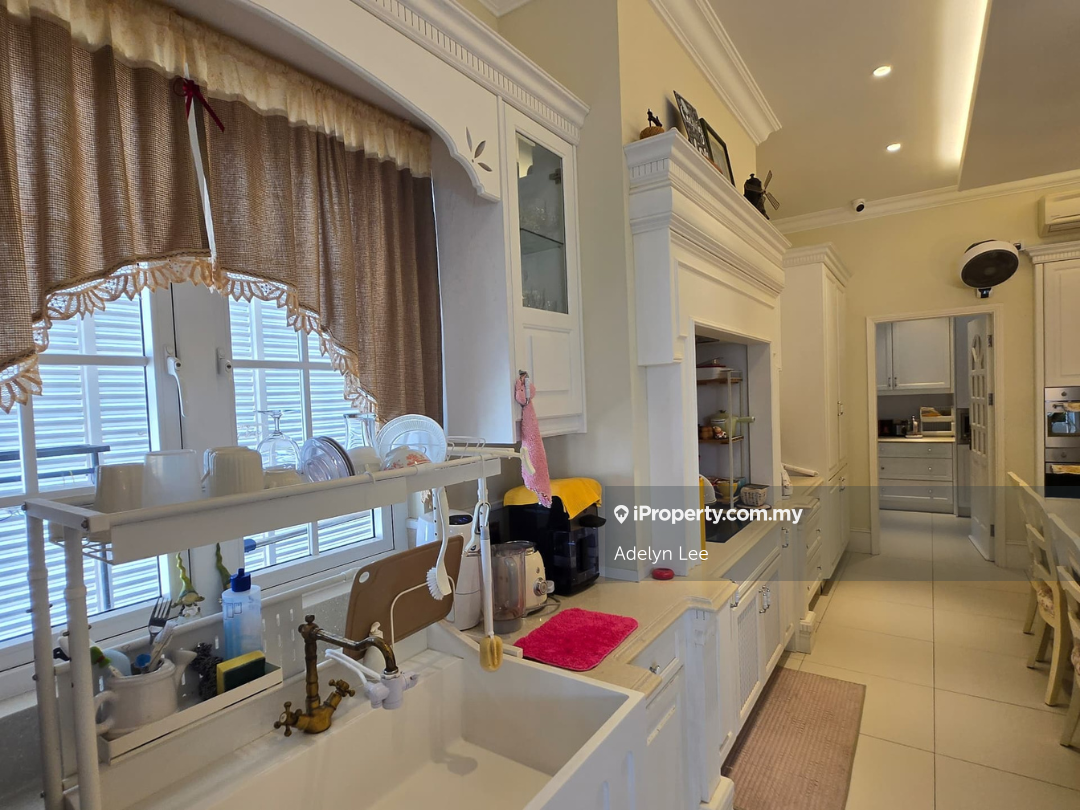 Bungalow Minden Heights Gelugor Spacious 3 Storey For Sale furnitured
