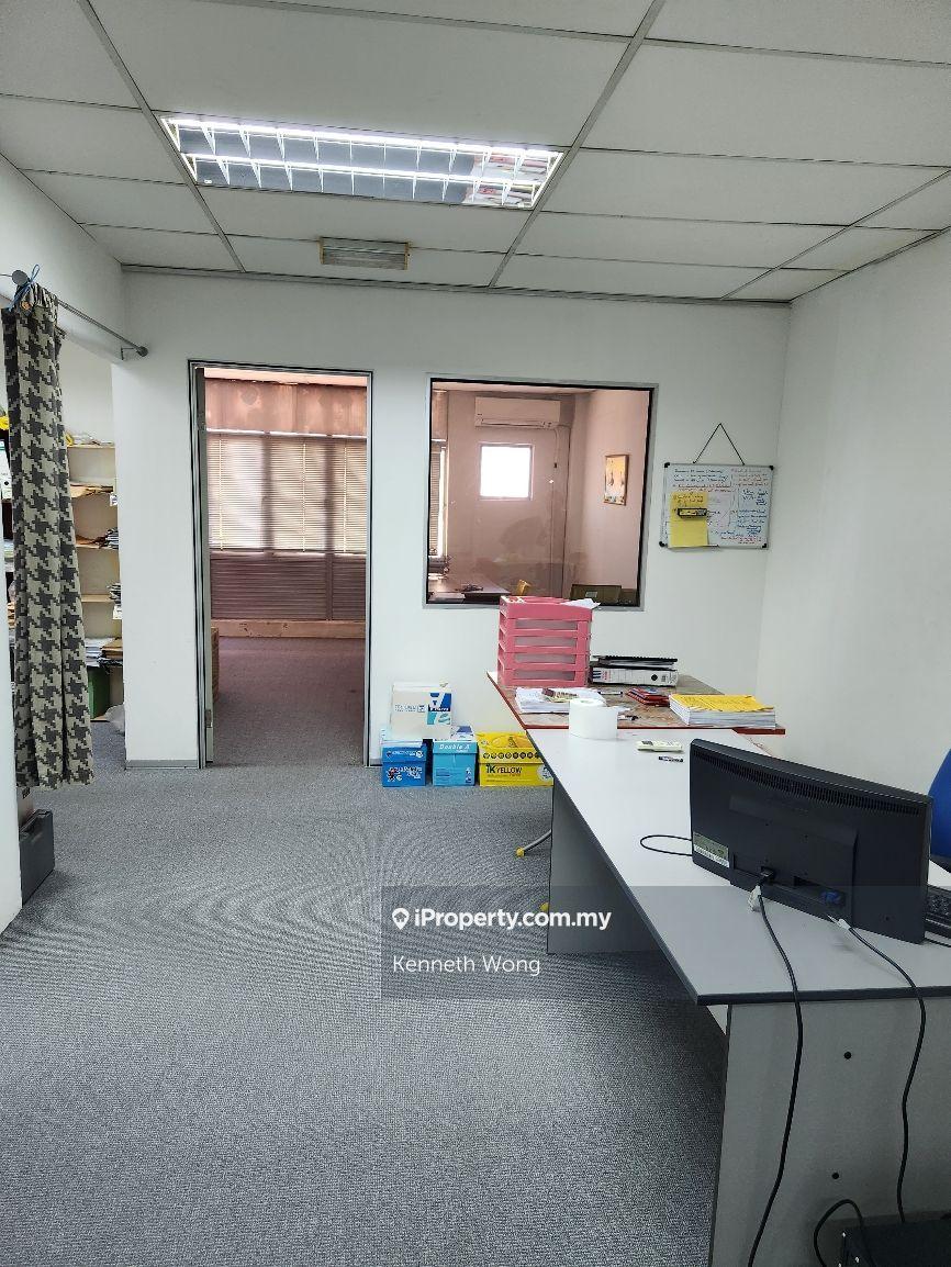2nd floor (3a) front office for sale in Sunwaymas Commercial Center 