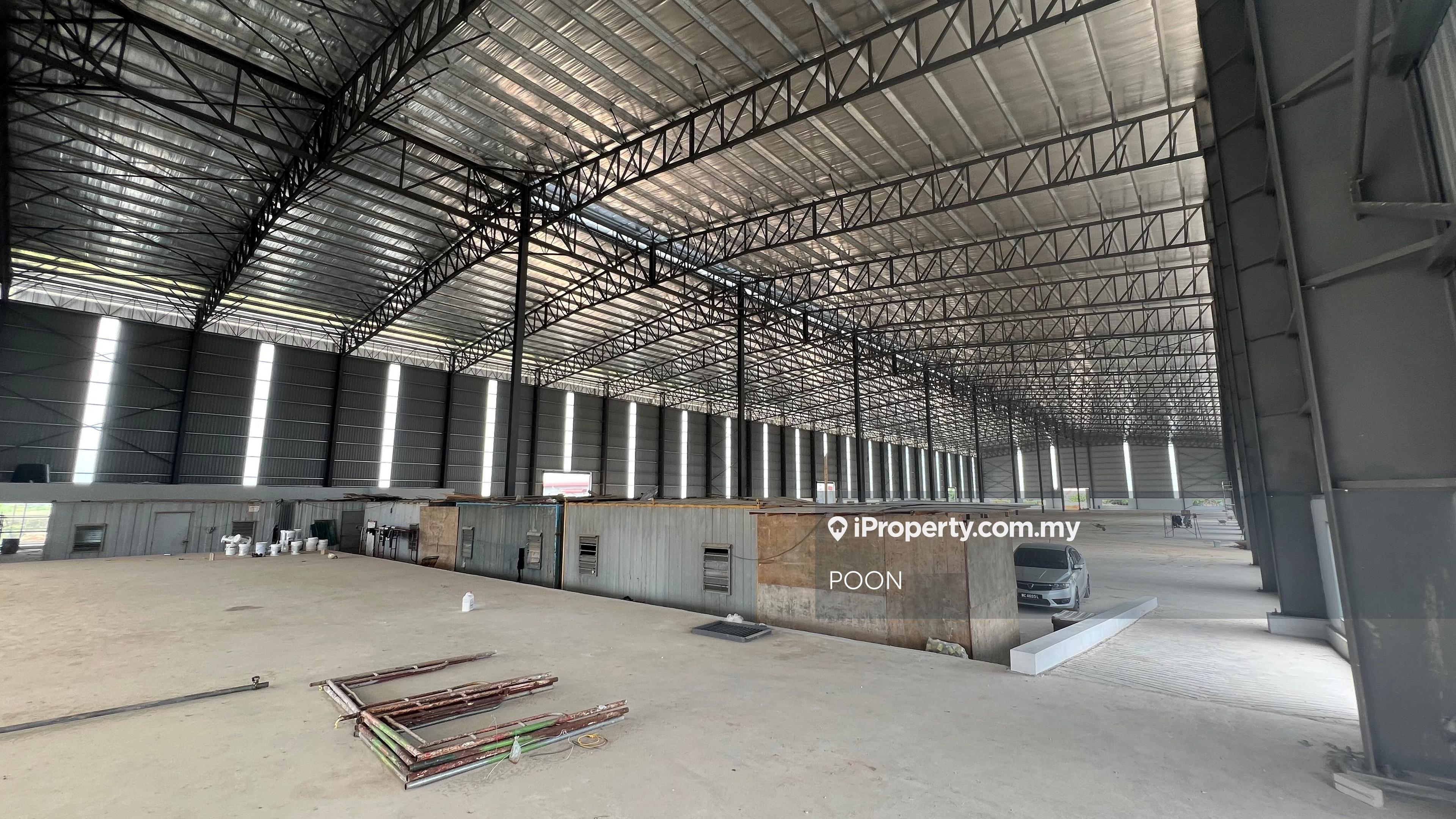 New detached factory in bukit kemuning for rent