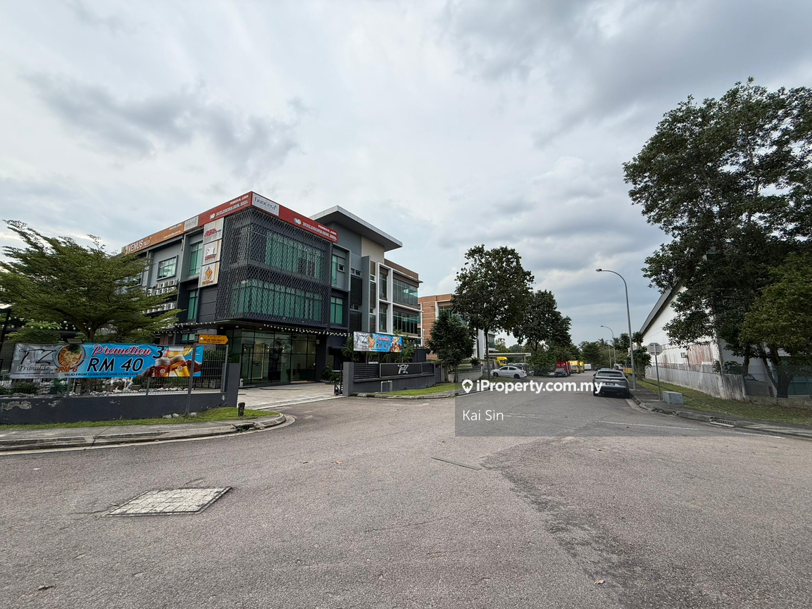 Perindustrian Tiong Nam 2.5 Storey Cluster For Sale