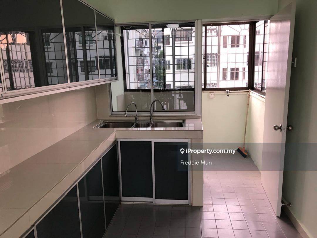 Nice Unit Sri Tanjung Apartment For Rent