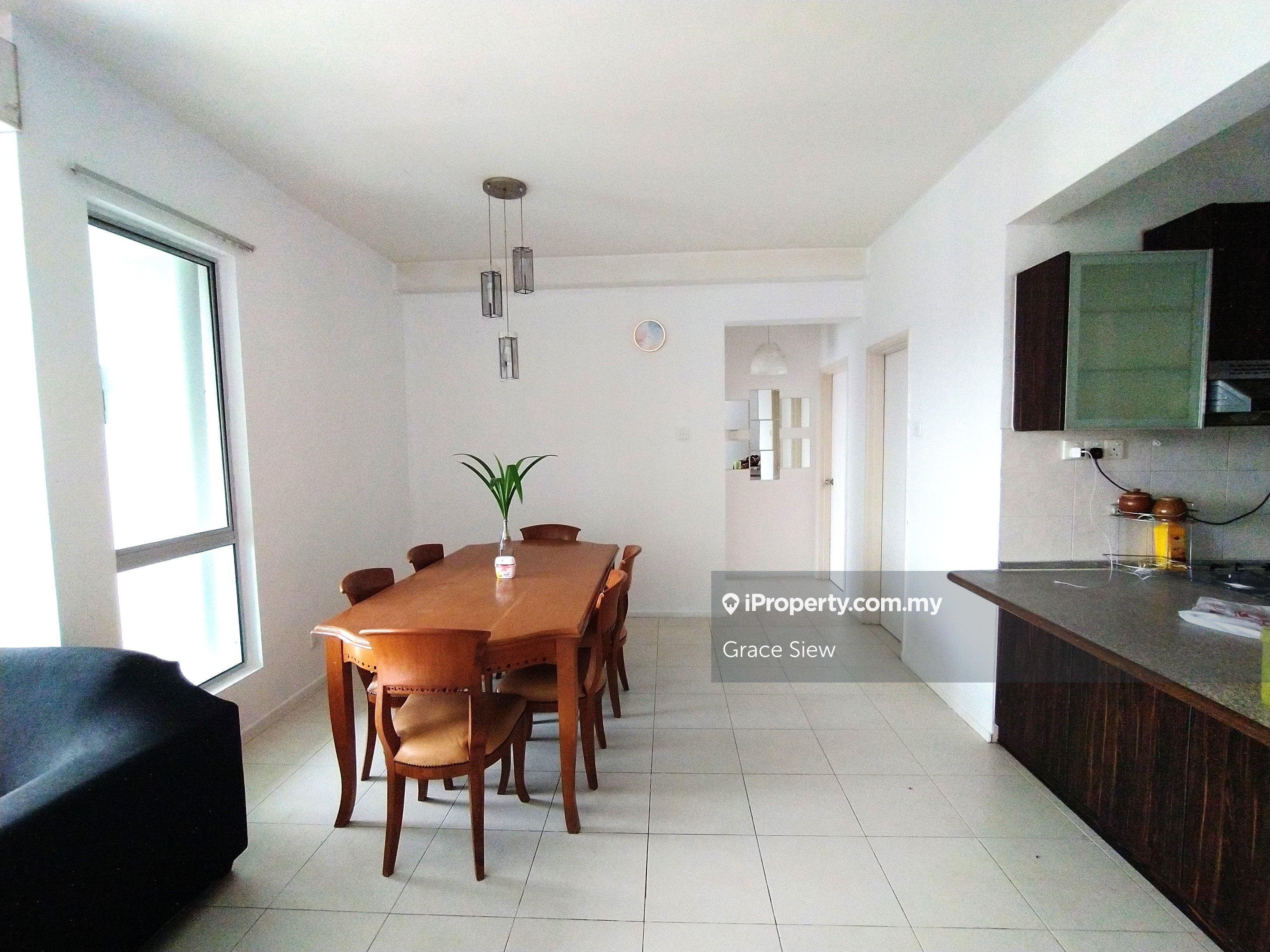 Short walk to MRT, low floor