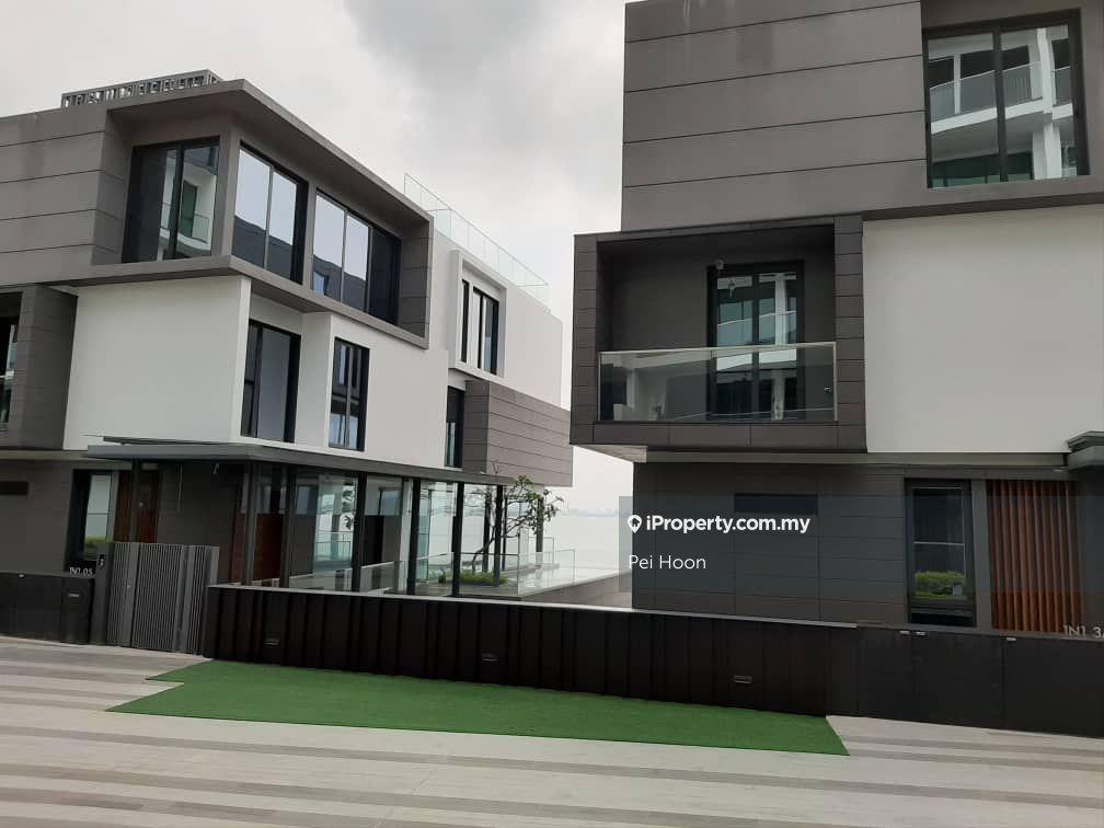 Seaview. Situated near to upcoming The Waterfront LRT station.