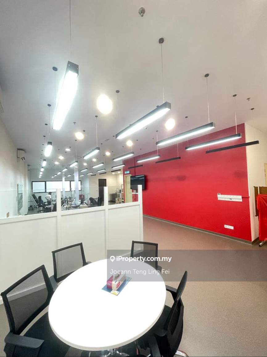 Retail Space / Shop For Rent