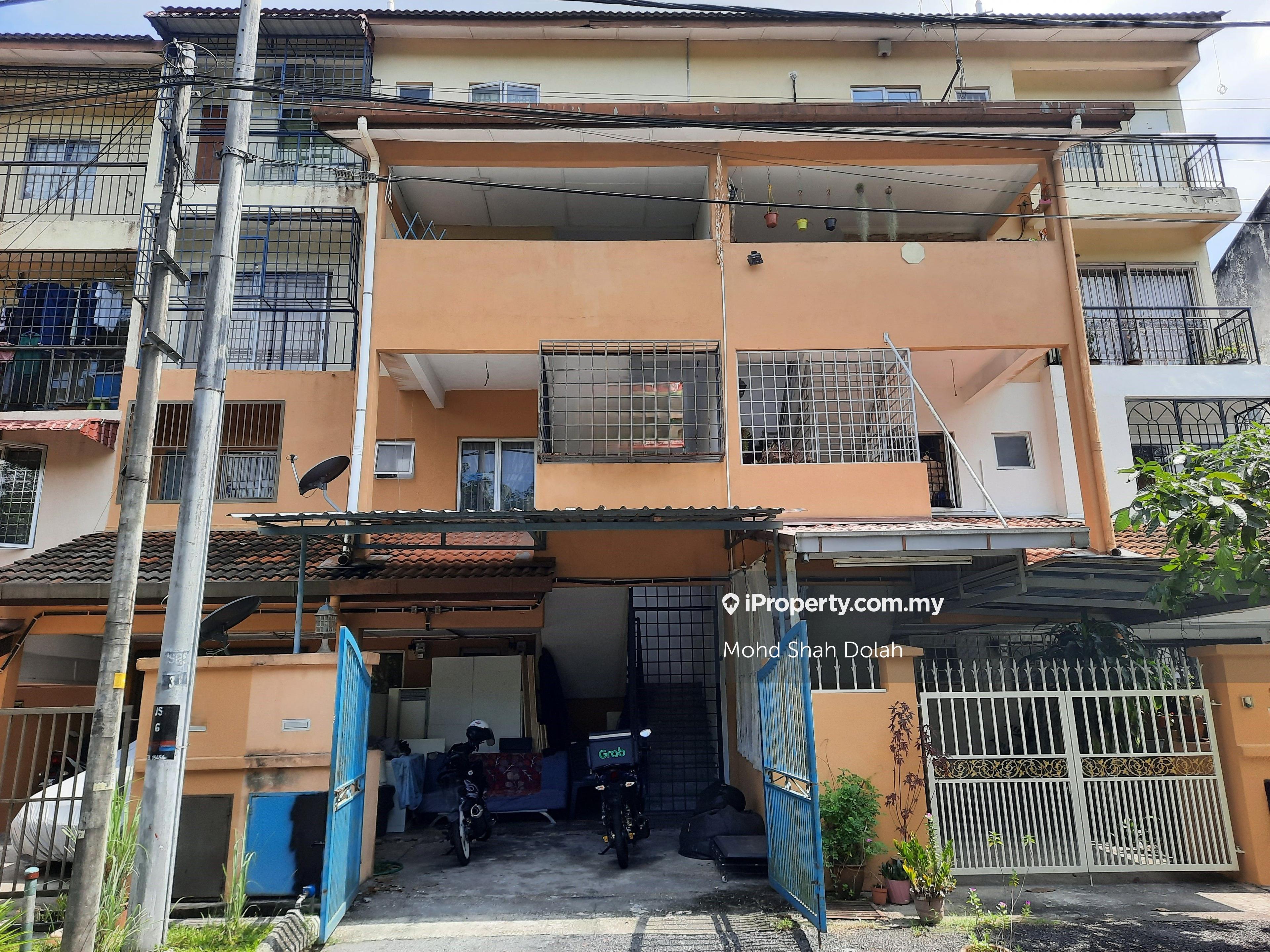 Upper Level Townhouse 2 Storey Taman Sinaran, Kajang 