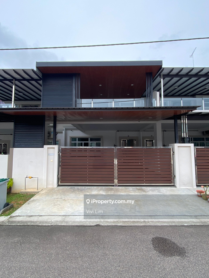 Parkland @ Taman Kluang Perdana (Gated & Guarded hse for rent)