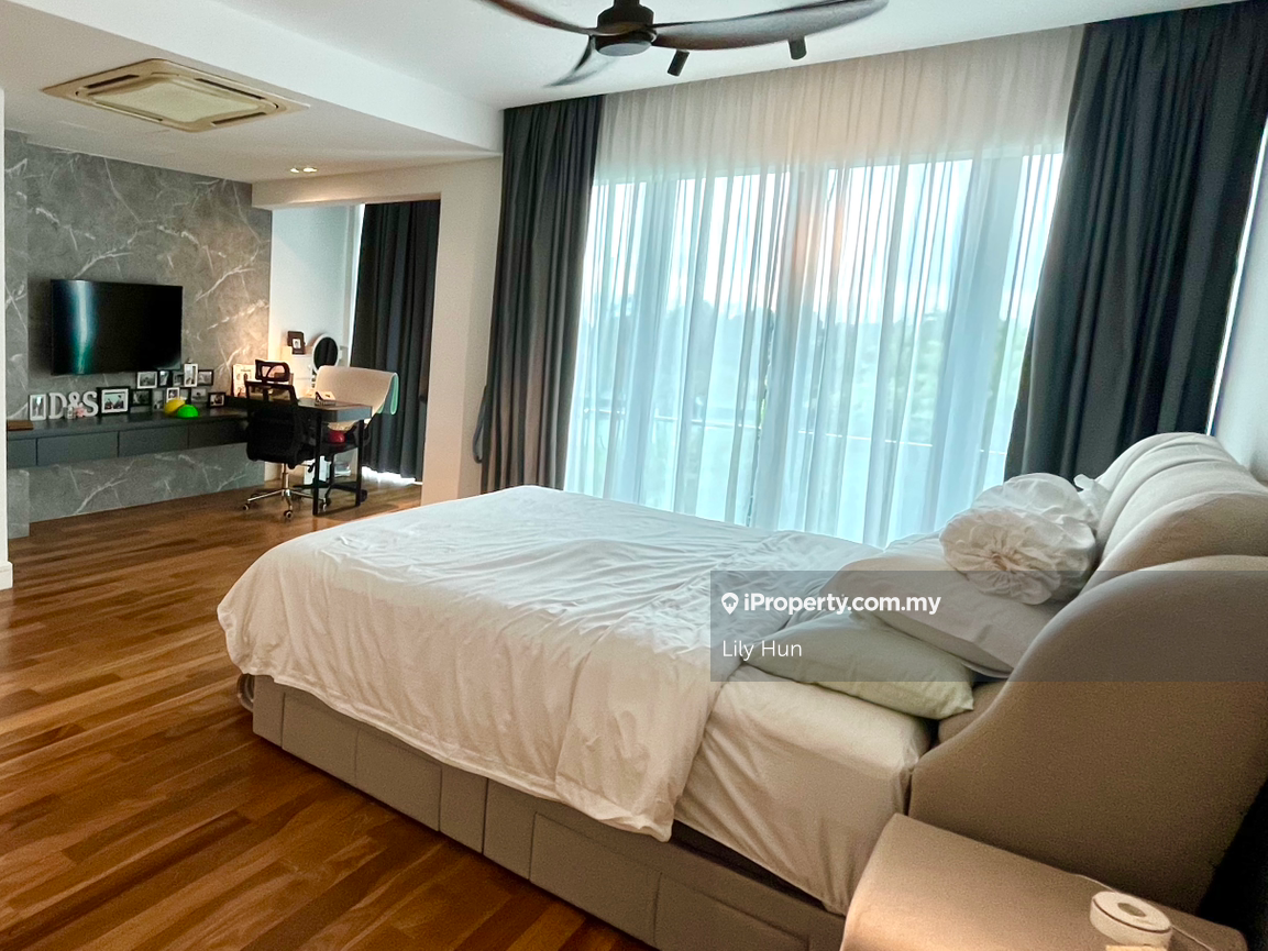 Courtyard Landed Garden View Villa With Private Lift house for Sale