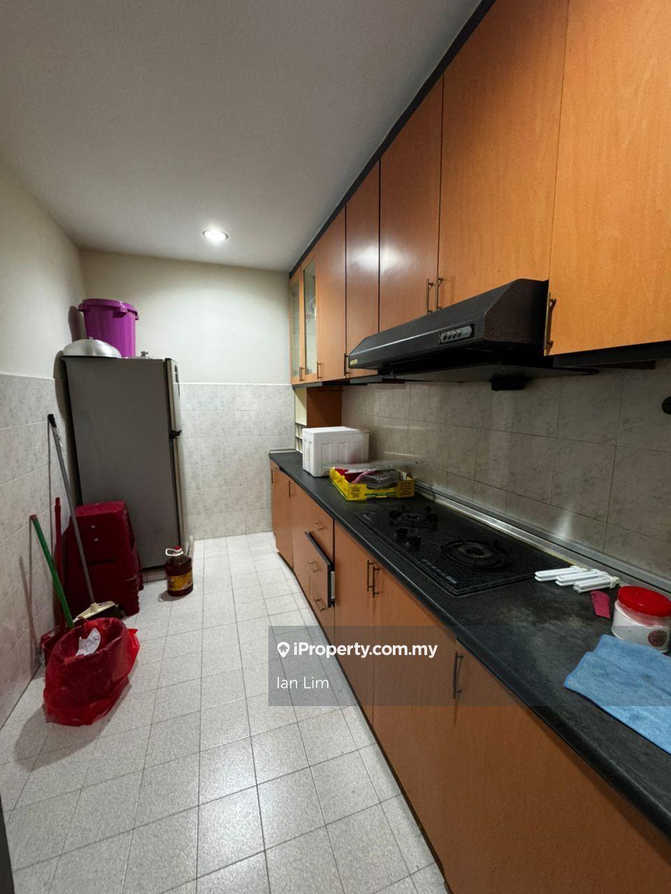 Townhouse for Rent @ Taman Bukit Cheng, Melaka