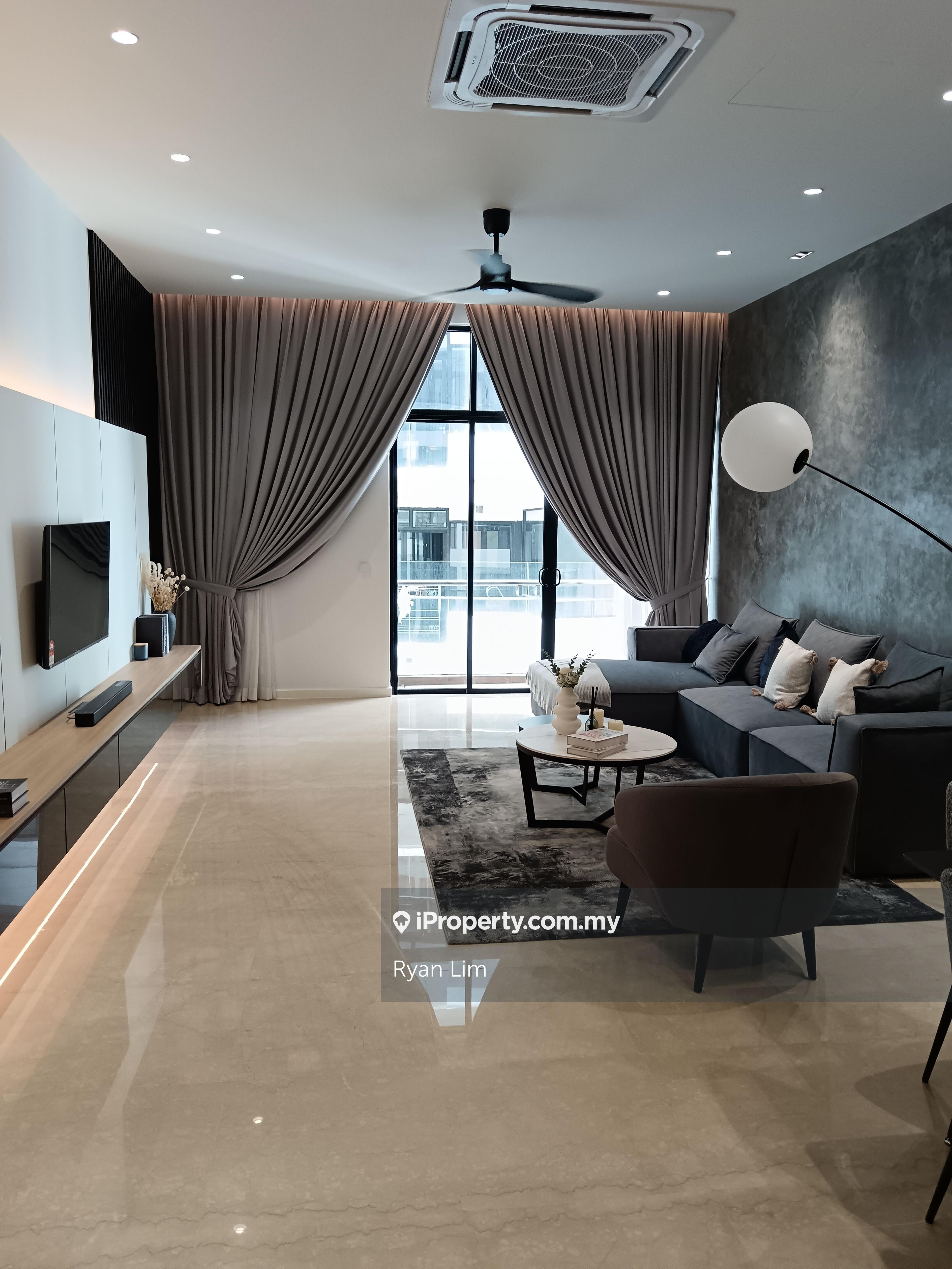 Freehold Luxury Condo, Ready Move in Developer Units, 5 minute to KLCC