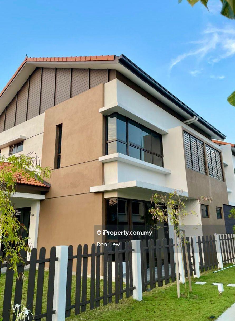 2 Storey Landed Corner Lot