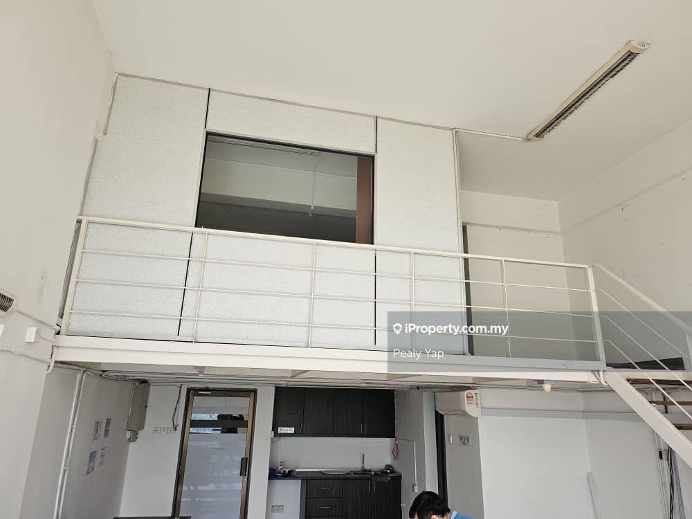 Walking distance to KTM station, Subang Parade & Empire Subang Mall