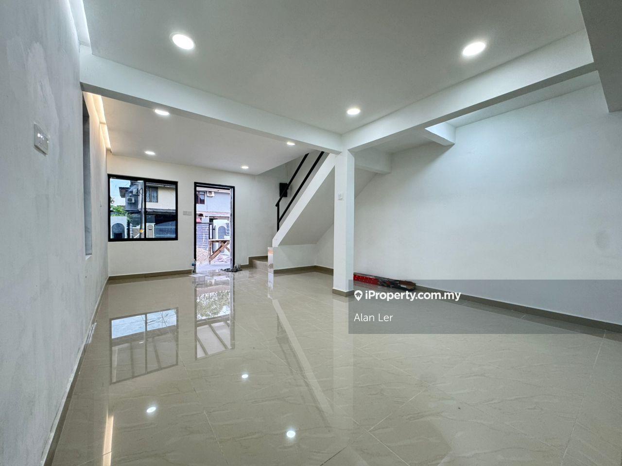 Senai Taman Handal 2-Storey Low-Cost Corner Lot For Sale 